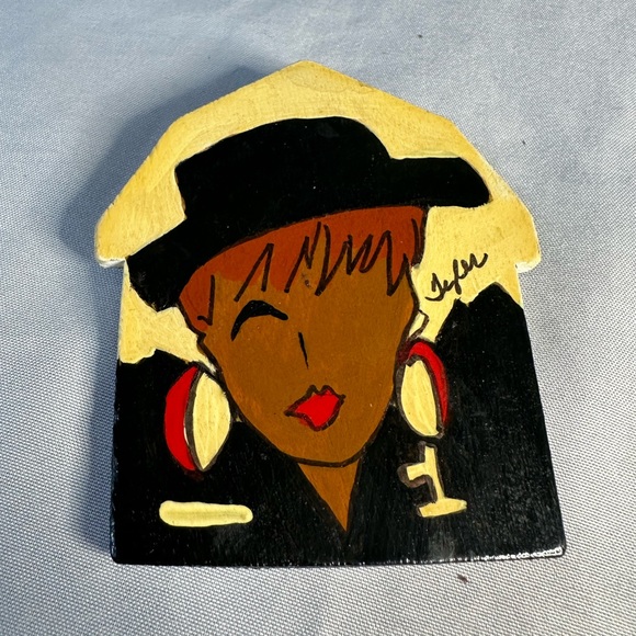 Funky 80’s 90’s original artisan painted pin - Picture 2 of 6